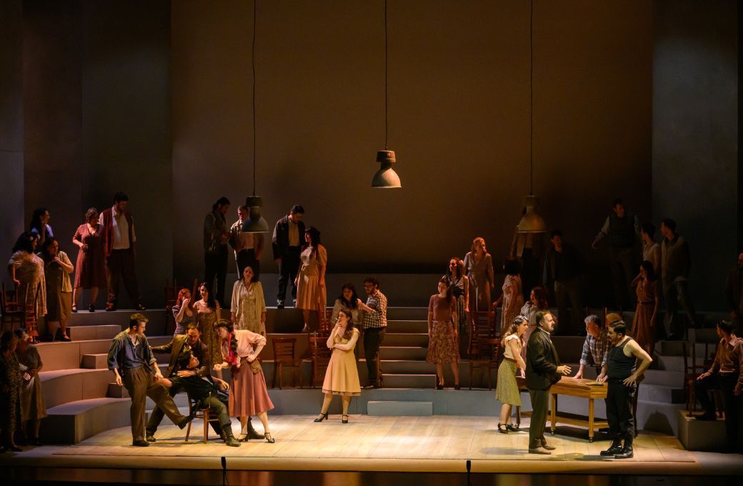 Escena de <i>Carmen</i> en el Teatre Municipal La Far&agrave;ndula &copy; A. Bofill | Fundaci&oacute; &Ograve;pera a Catalunya