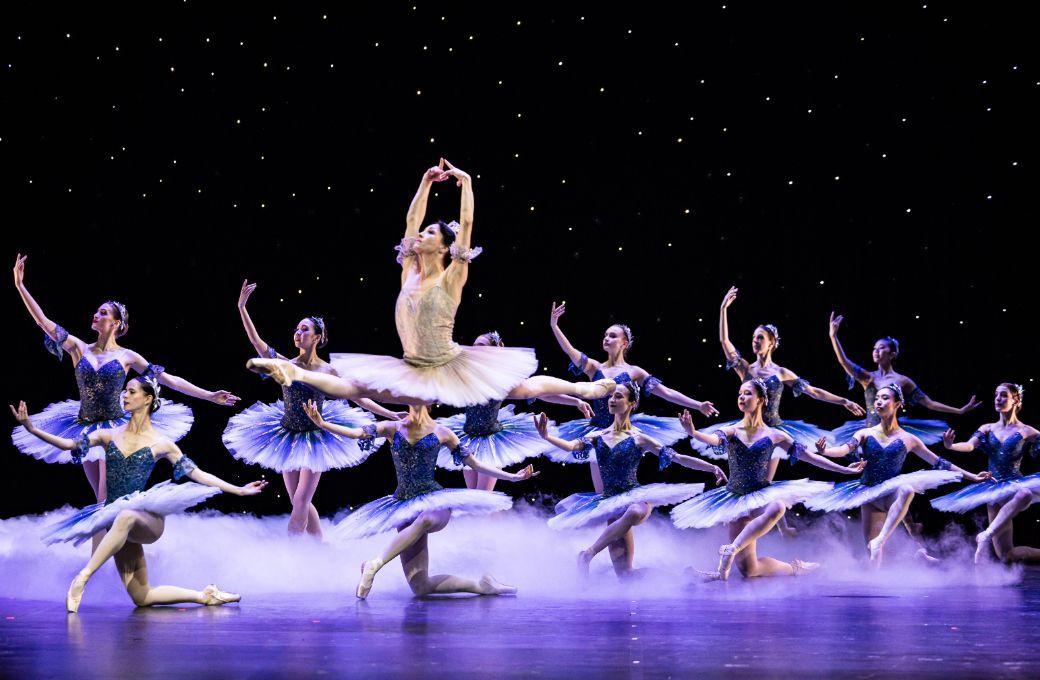Anna Tsygankova and Brno National Theatre Ballet in <i>Don Quixote</i> © Pavel Hejný