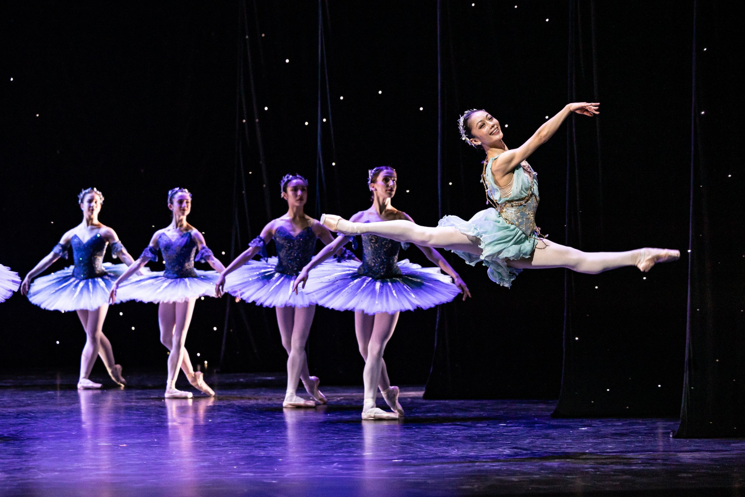 Anna Yeh as Cupid in José Carlos Martínez' <i>Don Quixote</i> © Pavel Hejný