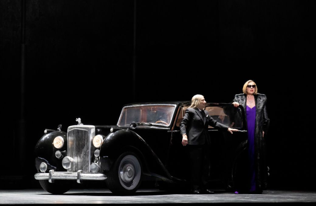 Illona Linthwaite (Erda) and Marina Prudenskaya (Fricka) &copy; RBO | Monika Rittershaus
