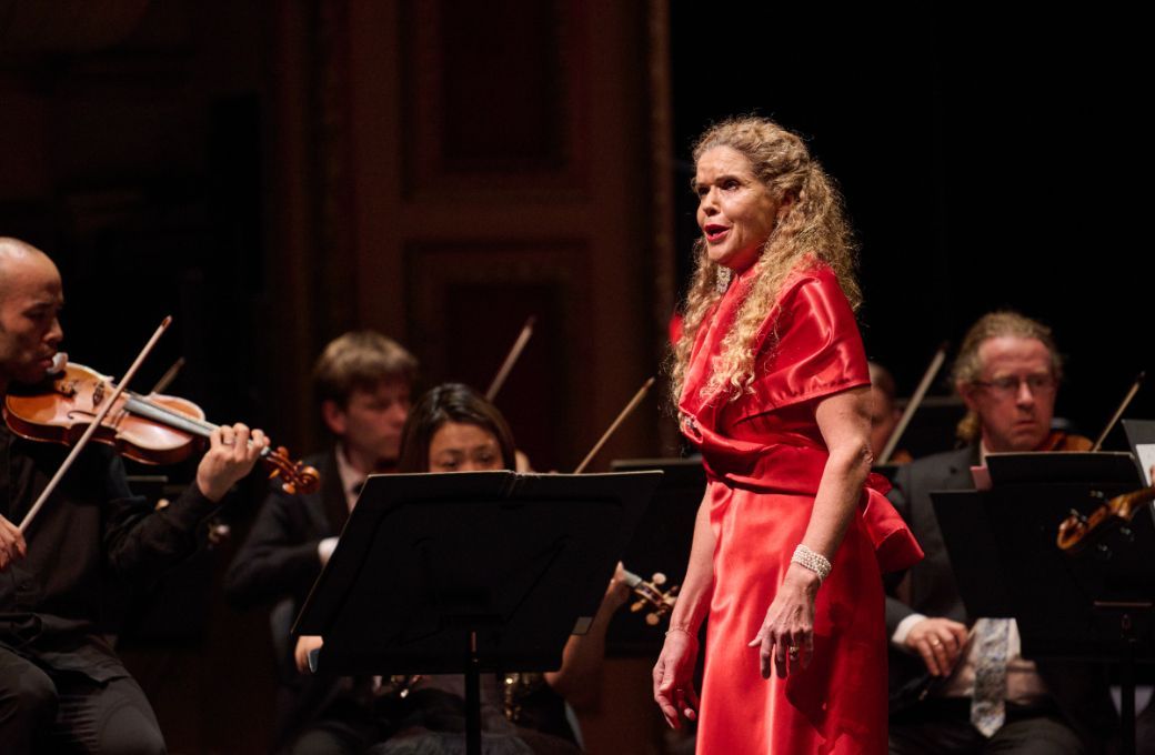 Sara Macliver and the West Australian Symphony Orchestra © Rebecca Mansell