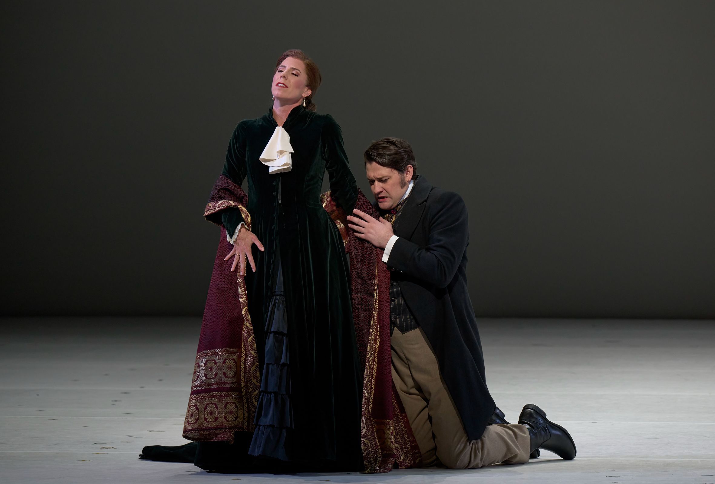 Lauren Fagan (Tatyana) and Andrii Kymach (Onegin) © Michael Cooper