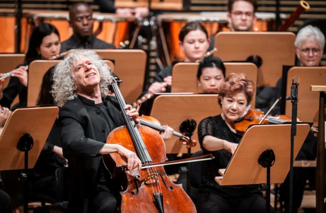 Steven Isserlis and the New York Philharmonic &copy; Chris Lee