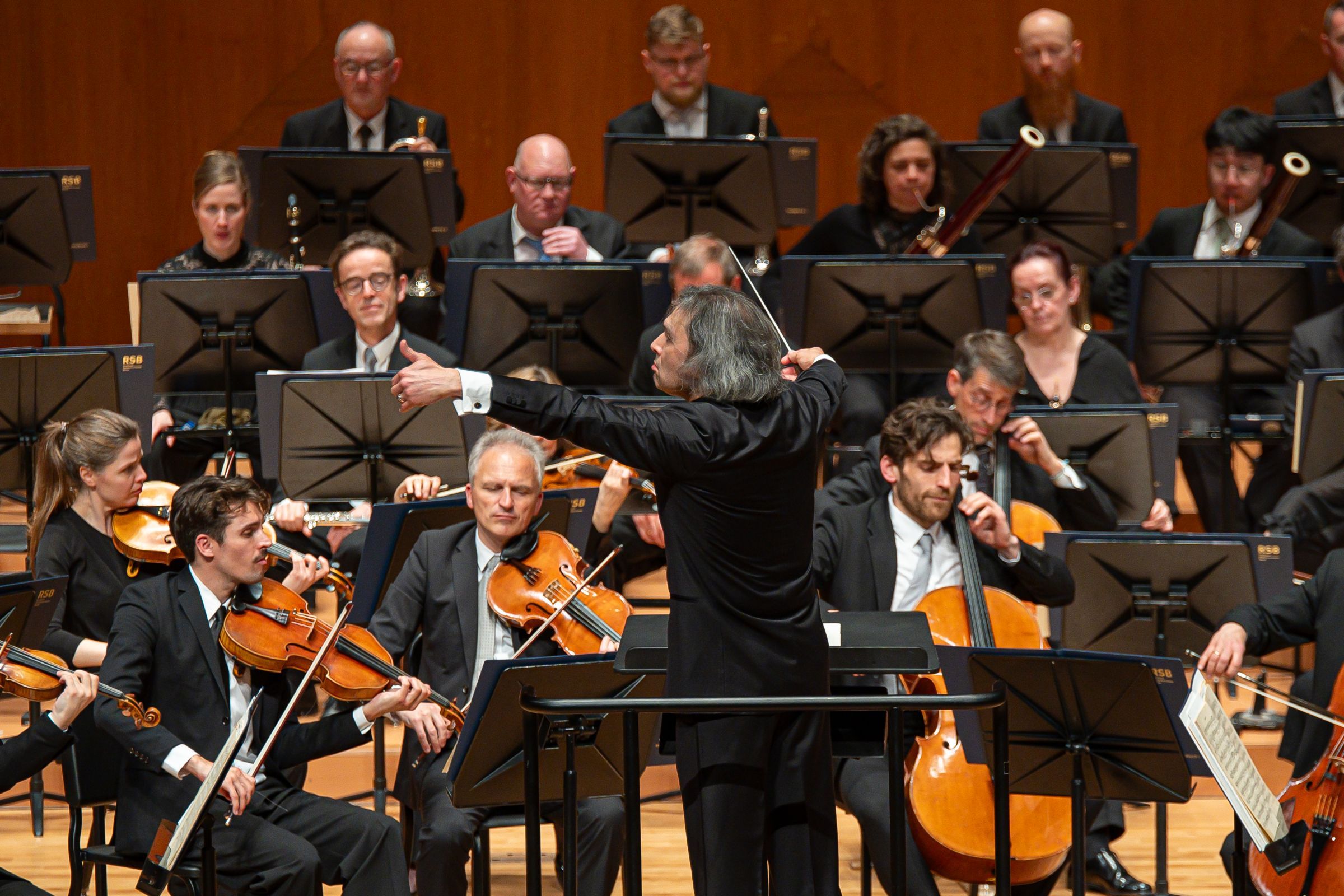 Vladimir Jurowski conducts the Berlin Radio Symphony Orchestra &copy; Won Hee Lee