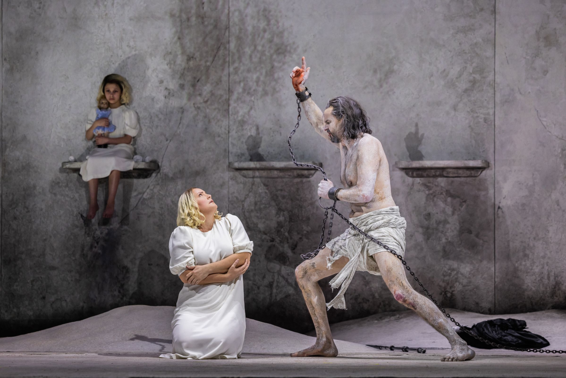 Elza van den Heever (Salome) and Peter Mattei (Jochanaan) &copy; Evan Zimmerman | Met Opera