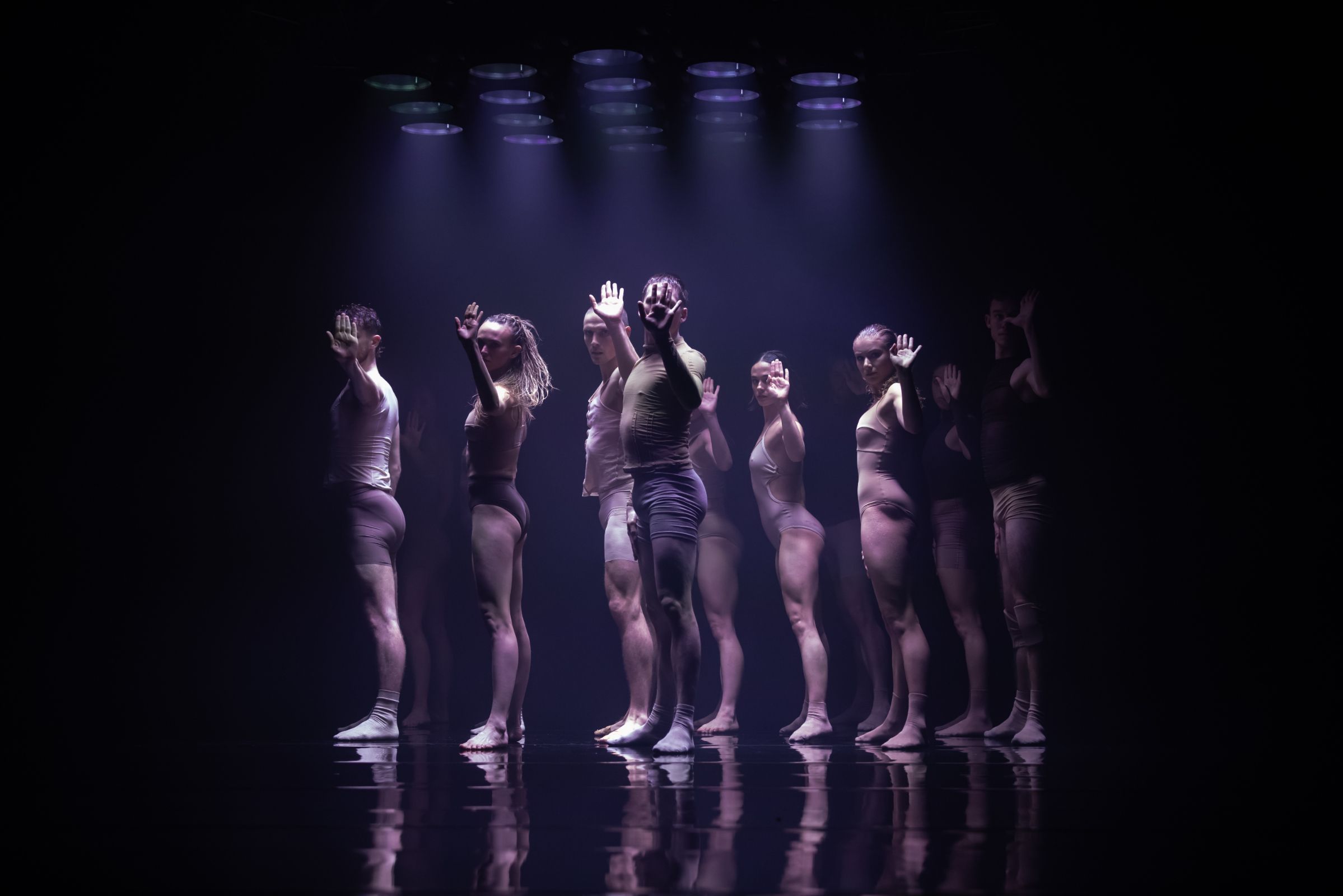 Sydney Dance Company in Rafael Bonachela's <i>momenta</i> &copy; Pedro Greig