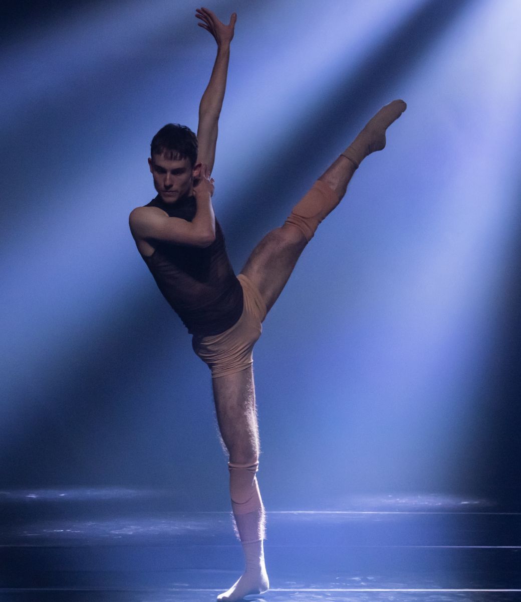 Sydney Dance Company in Rafael Bonachela's <i>momenta</i> &copy; Pedro Greig
