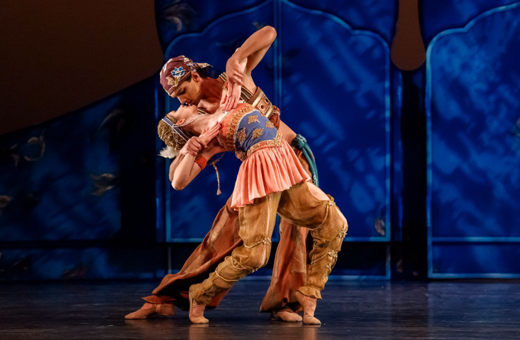Andrea Riolo and Ixan Llorca Ferrer in <i>Sh&eacute;h&eacute;razade</i> &copy; Tristram Kenton