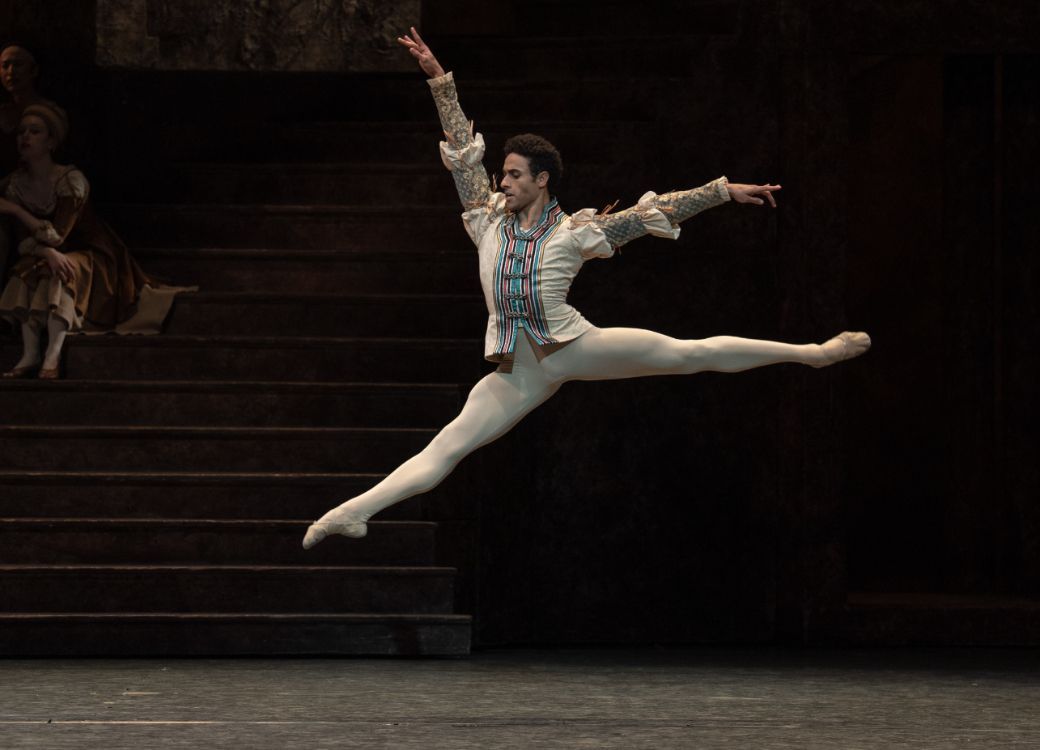 Patricio Revé as Romeo in MacMillan's <i>Romeo and Juliet</i> © Andrej Uspenski/RBO