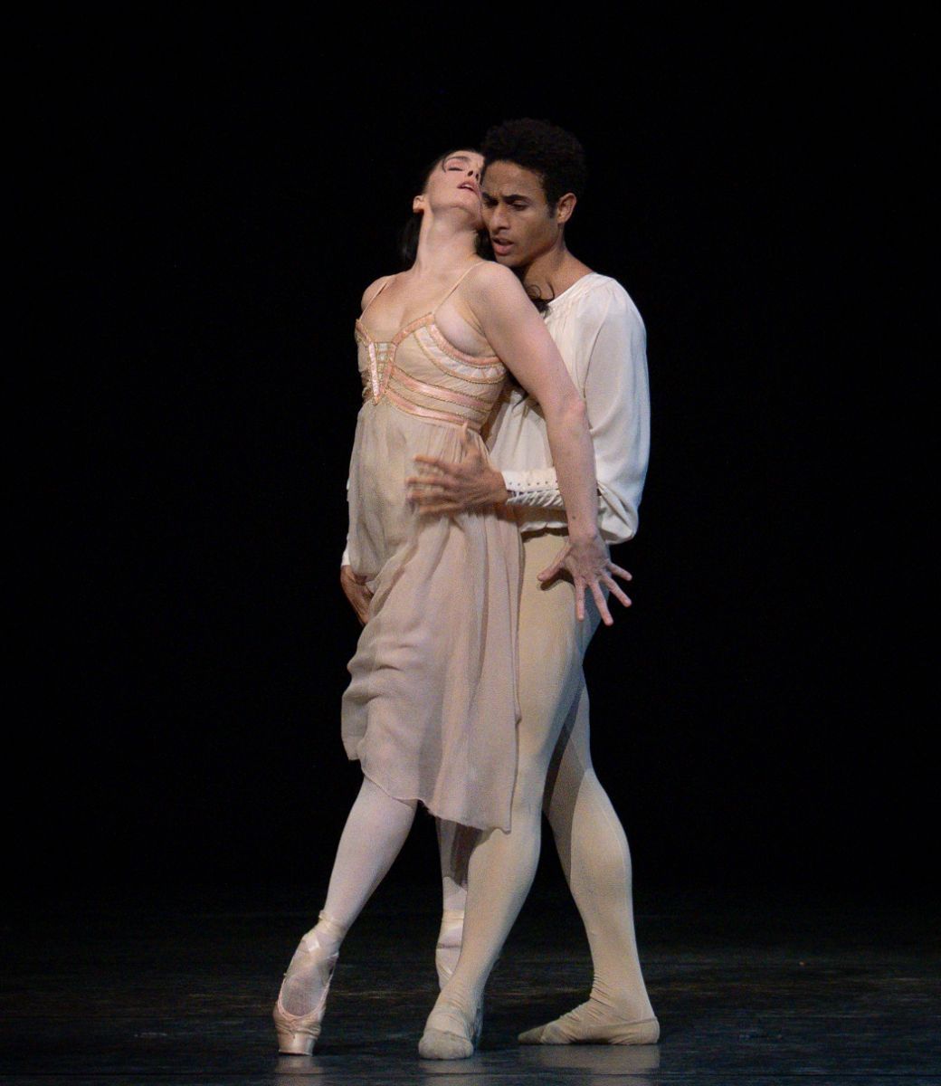 Natalia Osipova as Juliet and Patricio Revé as Romeo in <i>Romeo and Juliet</i> © Andrej Uspenski/RBO