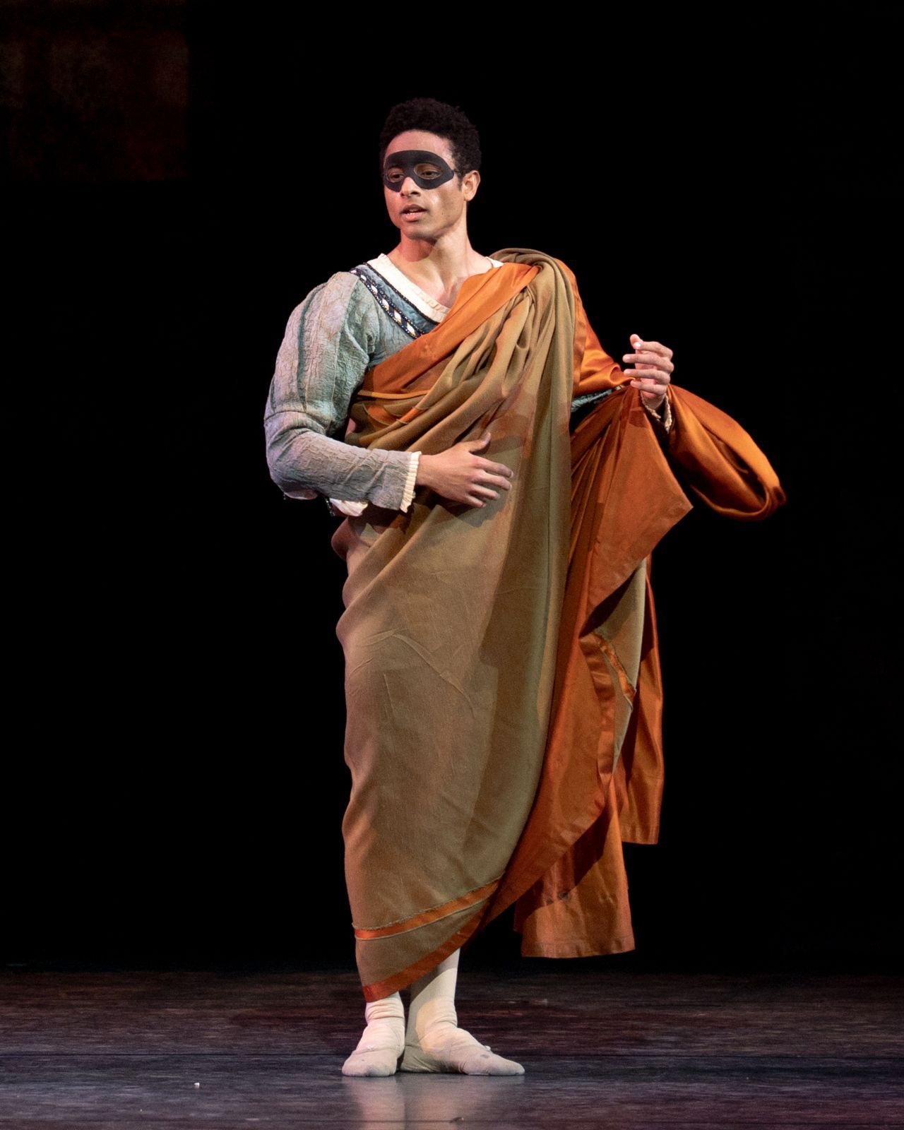 Patricio Revé as Romeo in Kenneth MacMillan's <i>Romeo and Juliet</i> © Andrej Uspenski/RBO