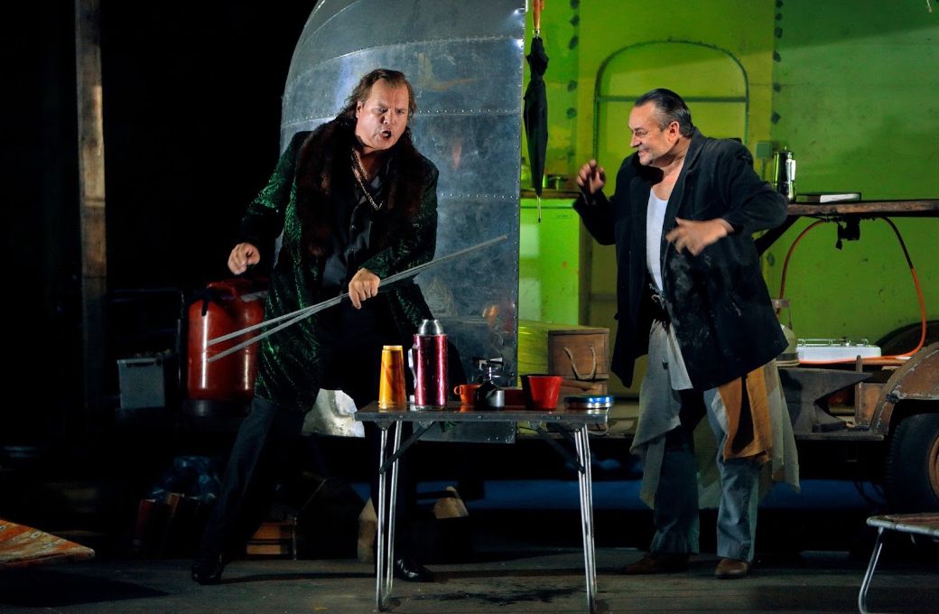 Stefan Vinke (Siegfried) and Andreas Conrad (Mime) © Enrico Nawrath | Bayreuther Festspiele