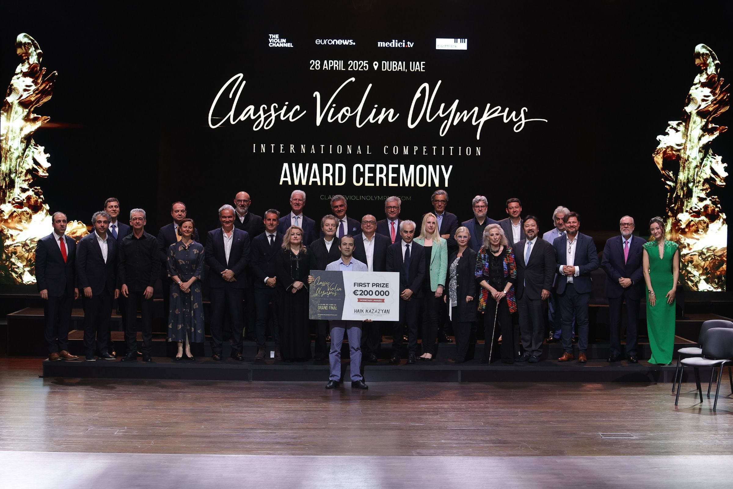 Haik Kazazyan with the CVO jury © Press Office of Classic Violin Olympus