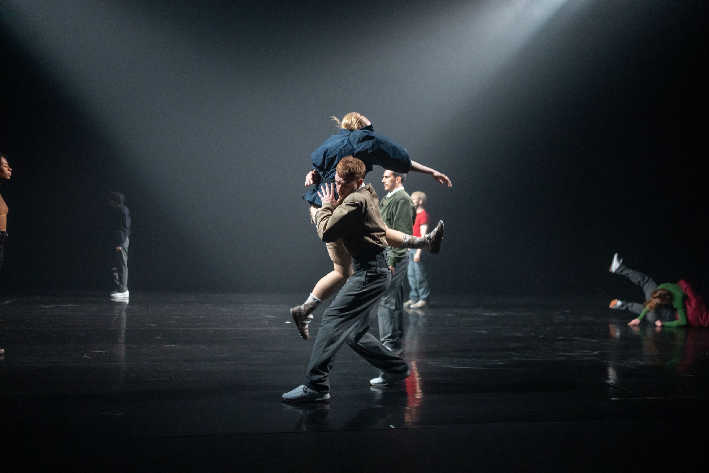 Rambert in <i>Hop(e)storm</i> by (La) Horde © Hugo Glendinning
