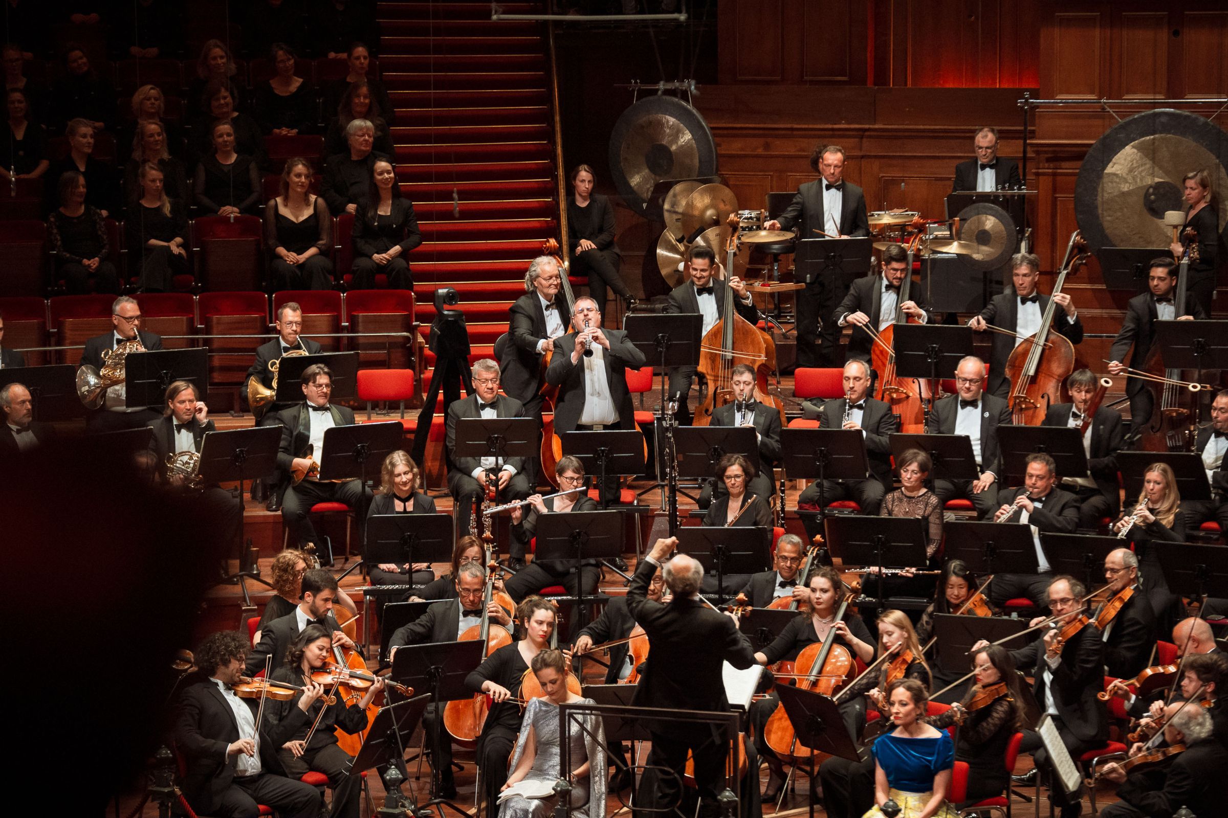 Iván Fischer conducts the Budapest Festival Orchestra &copy; Jessie Kamp