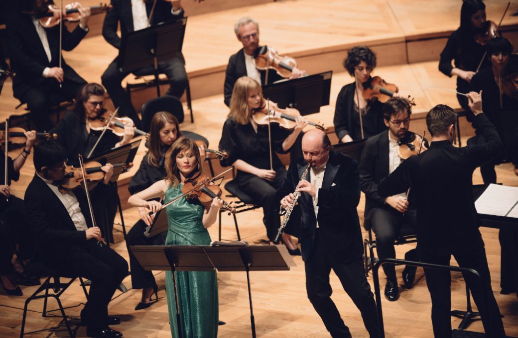 Lisa Batiashvili et Fran&ccedil;ois Leleux dans le <i>Double Concerto</i> de Thierry Escaich &copy; Denis Allard