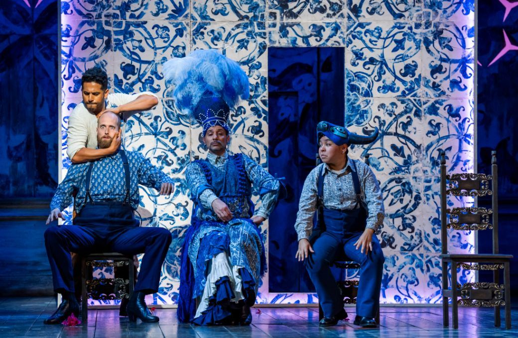 Germ&aacute;n Olvera (Figaro) and ensemble &copy; Glyndebourne Productions Ltd | Tristram Kenton
