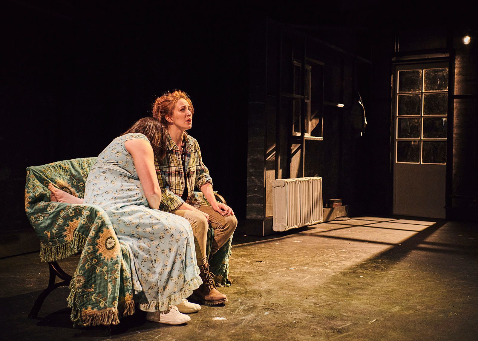 Rachel Kobernick (Marguerite) and AddieRose Brown (Siébel) &copy; Andrew Boyle