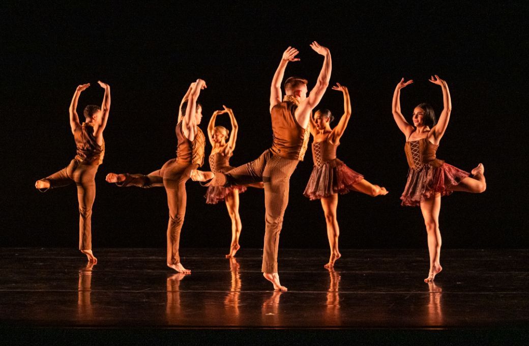 Parsons Dance in David Parsons' <i>Wolfgang</i> © Paula Lobo