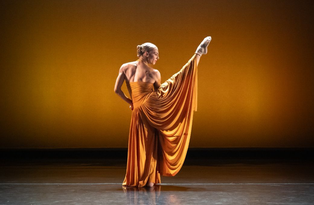 Zoey Anderson in David Parsons' <i>Her Gifts</i> &copy; Steven Pisano
