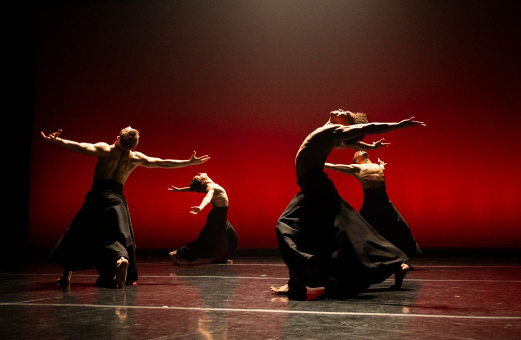 Parsons Dance in Robert Battle's <i>The Hunt</i> &copy; Paula Lobo