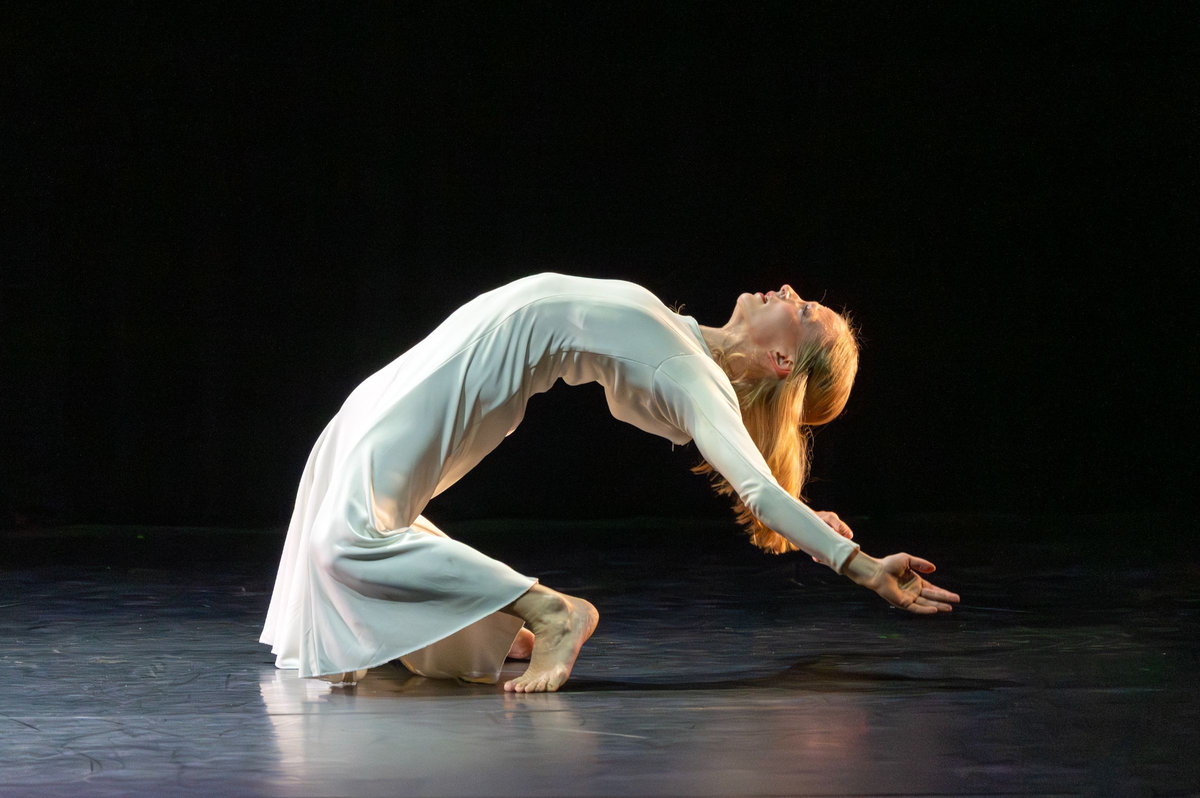 Jessica Sgambelluri in Doris Humphrey's <i>Two Ecstatic Themes</i> © Richard Termine