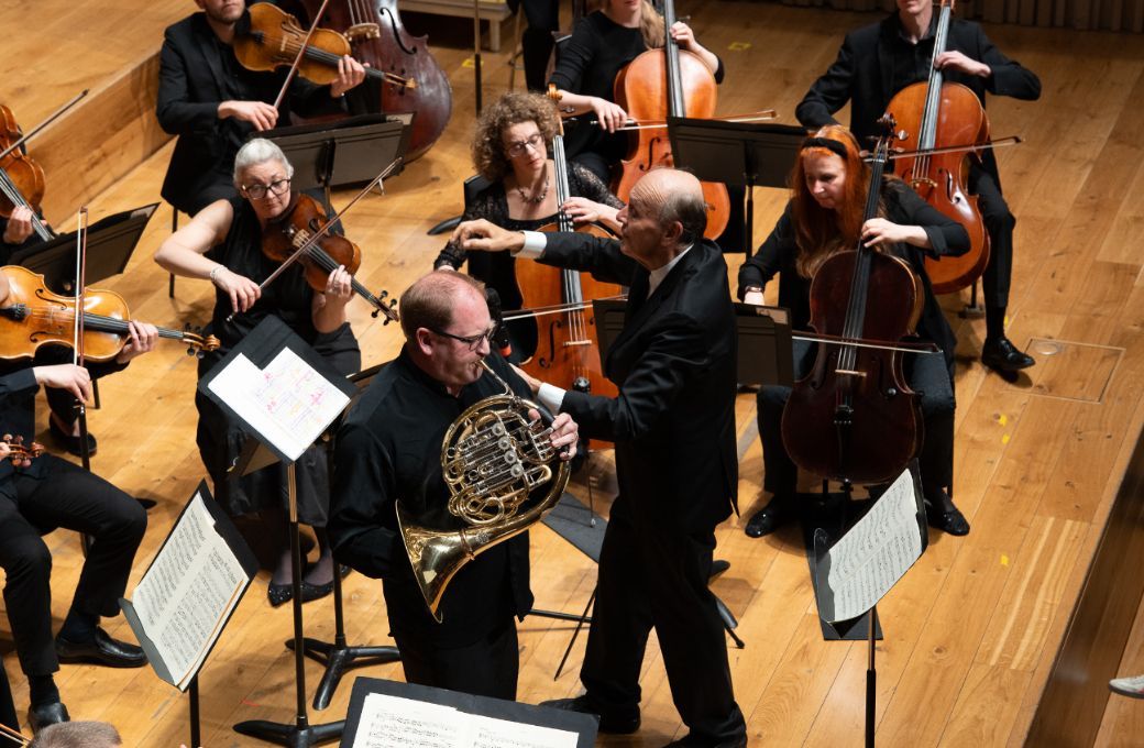 Martin Owen, Gábor Takács-Nagy and Manchester Camerata © Reb Everett