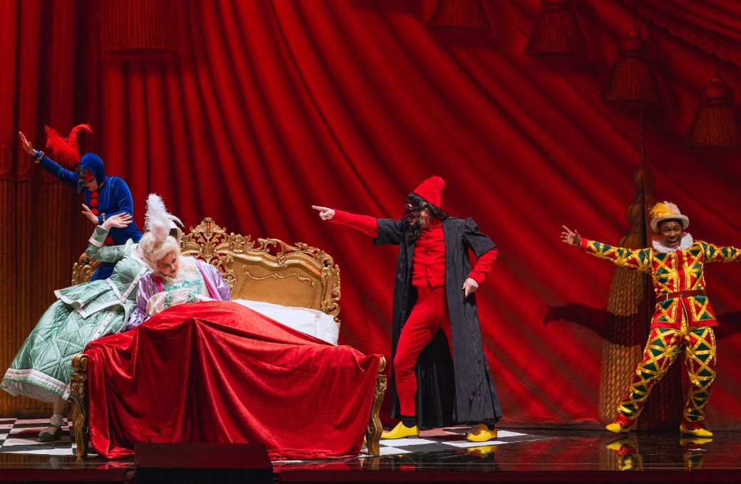 Annelie Sophie Müller, Lauren Urquhart, Matilda Sterby, Daniel Schmutzhard und Michael Arivony © Marco Sommer | Volksoper Wien