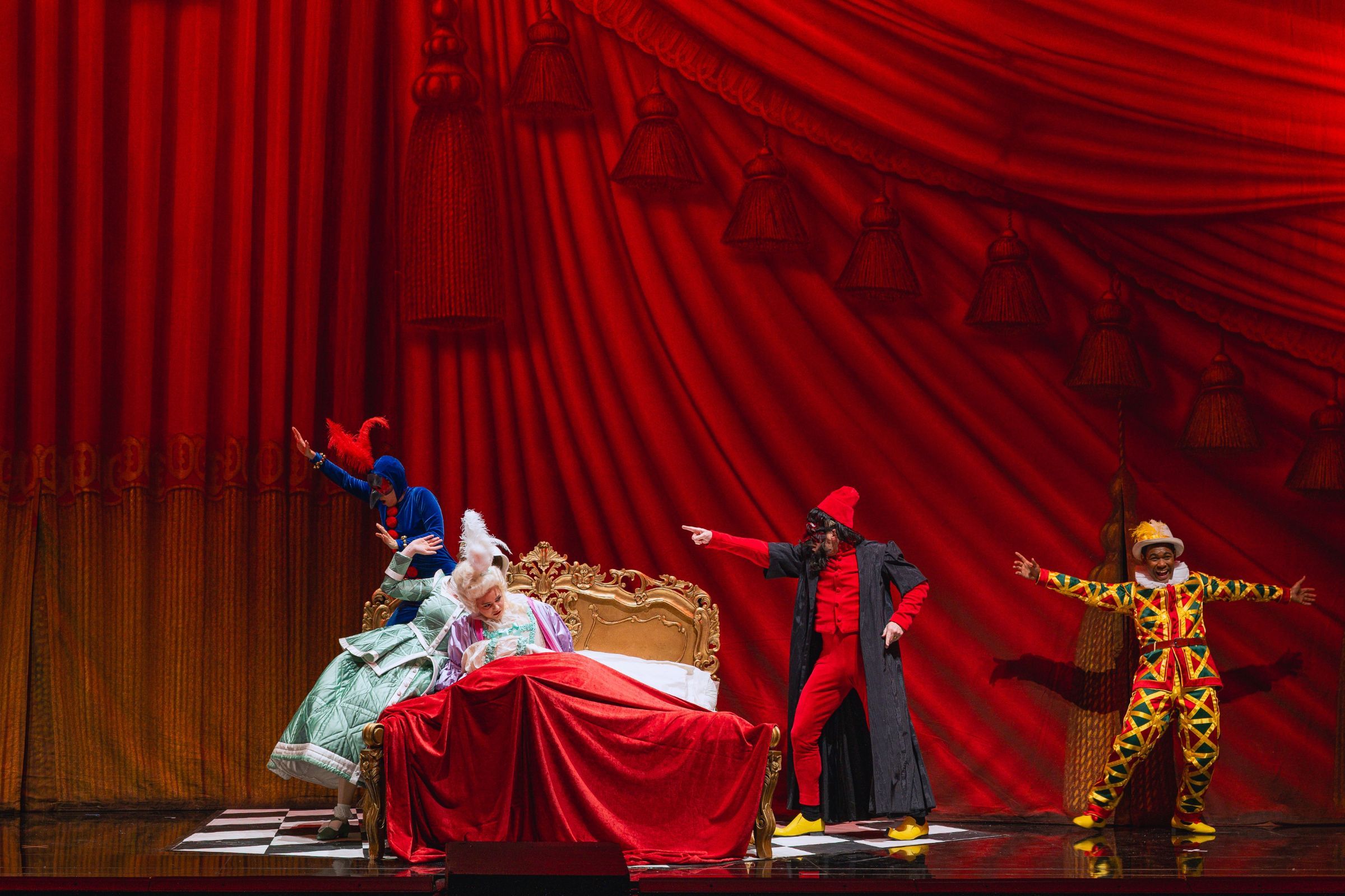 Annelie Sophie Müller, Lauren Urquhart, Matilda Sterby, Daniel Schmutzhard und Michael Arivony © Marco Sommer | Volksoper Wien