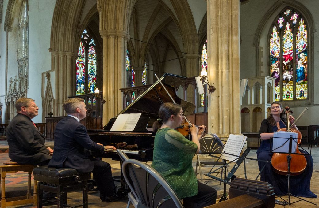 Simon Callaghan and members of the Berkeley Ensemble © John Francis