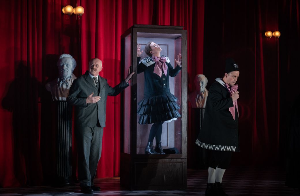 Mark Le Brocq (Houston Chamberlain), Alexandra Lowe (Isolde Wagner), Andrew Watts (Siegfried Wagner) © Matthew Williams-Ellis