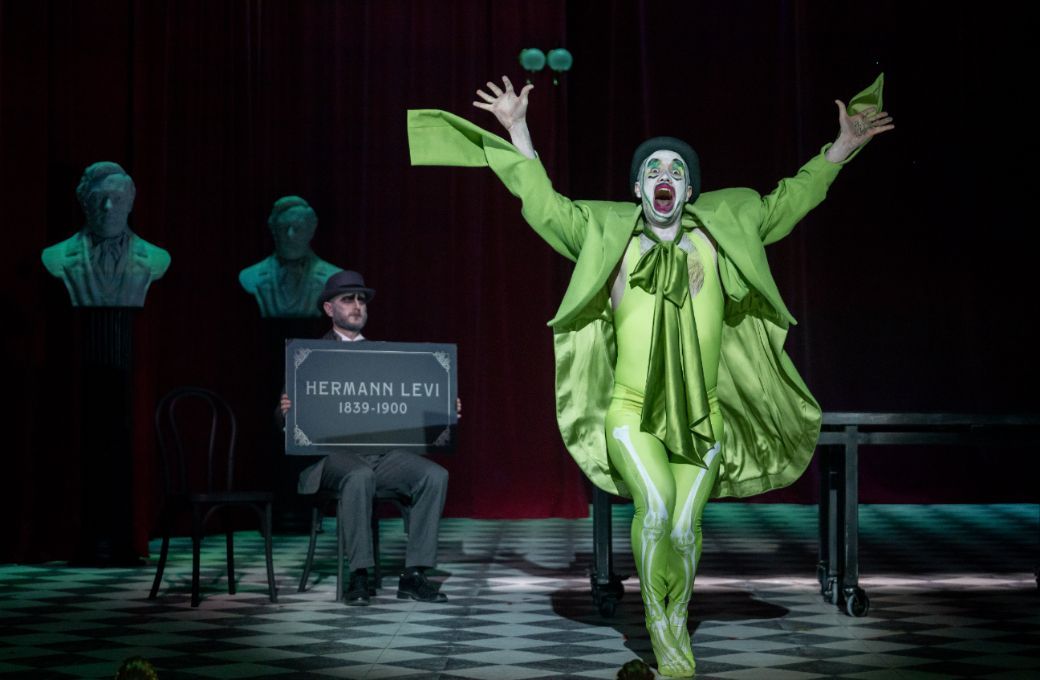 Edmund Danon (Hermann Levi) and Oskar McCarthy (Wagnerd&auml;mon) &copy; Matthew Williams-Ellis