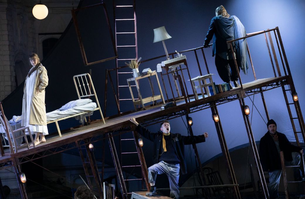 Eleanor Dennis (Senta), Paul Carey Jones (The Dutchman) and the OHP Chorus © Pablo Strong
