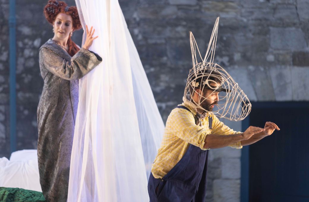 Ami Hewitt (Tytania) and Dominic Veilleux (Bottom) © Frances Marshall