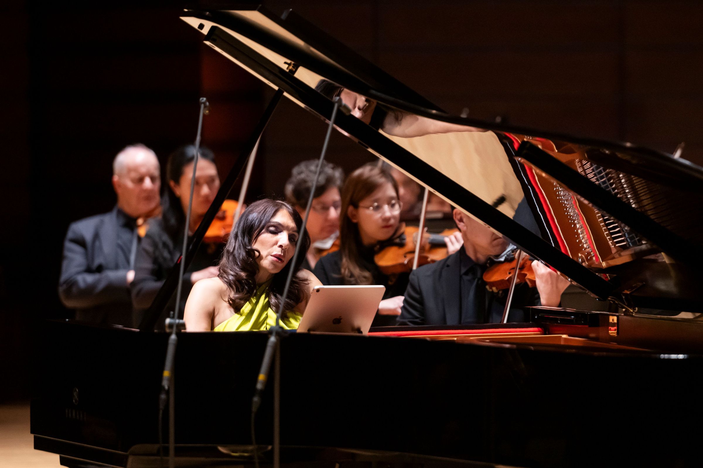 Lara Downes and the Philadelphia Orchestra &copy; Allie Ippolito
