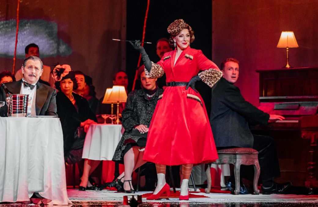 Robert Tucker (Alcindoro) and Emma Pearson (Musetta) © Andi Crown