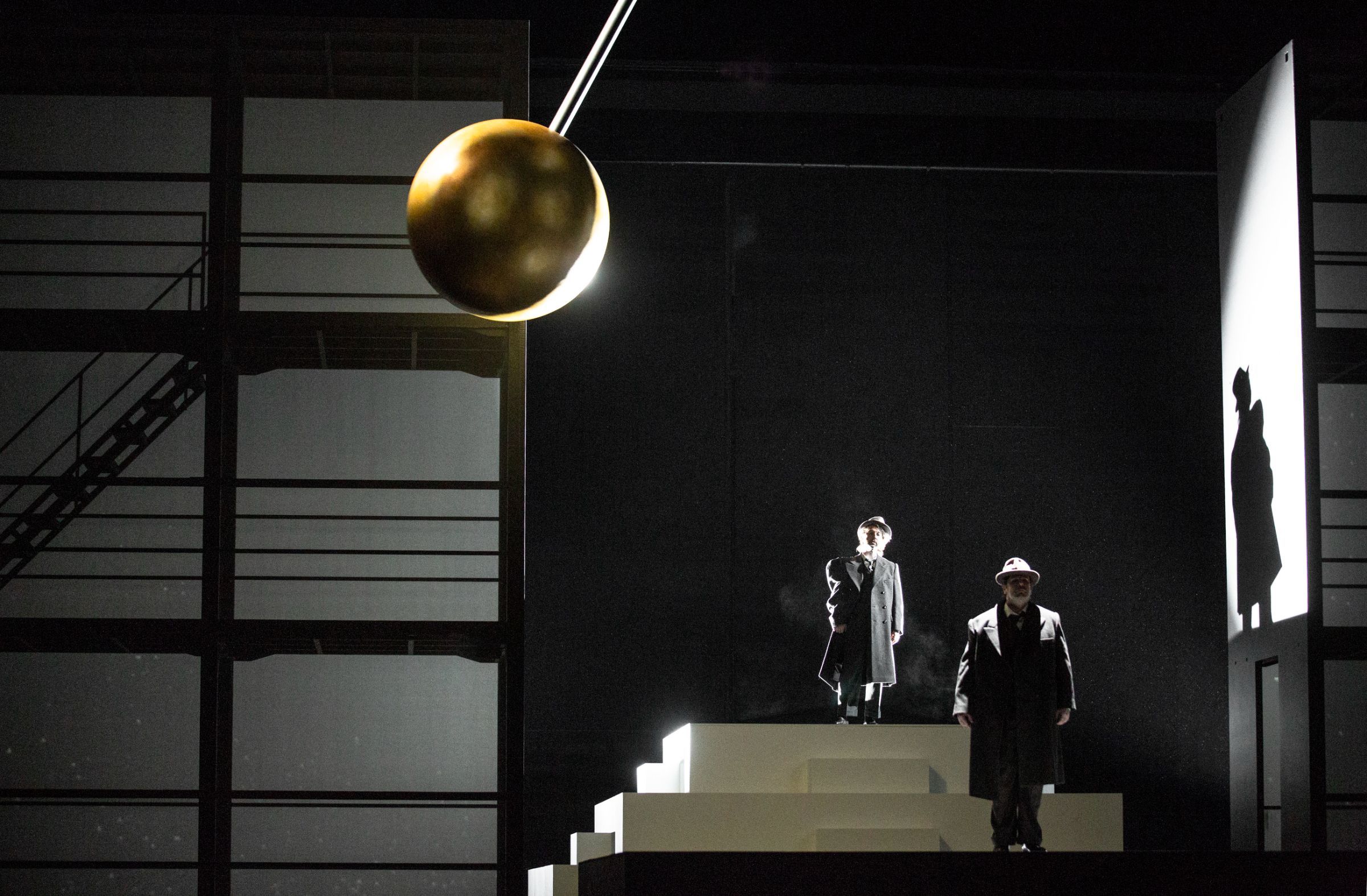 Andrew Dickinson (Lichtwesen) and Thomas Lehman (Dr Kieron) &copy; Bernd Uhlig