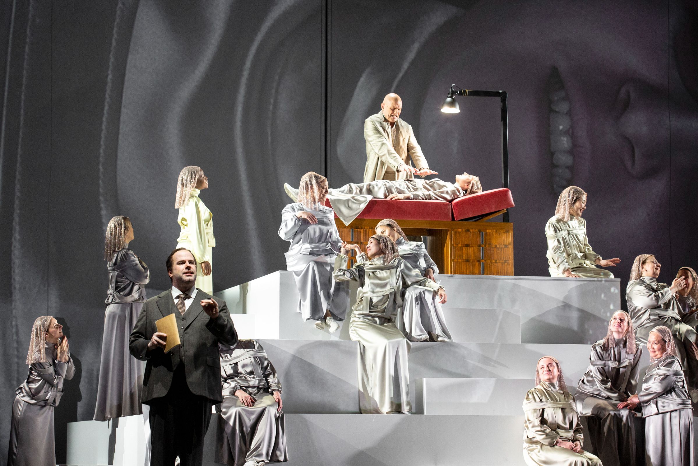 Thomas Lehman (Dr Keiron), Bo Skovhus (Meister Astaroth) and chorus &copy; Bernd Uhlig