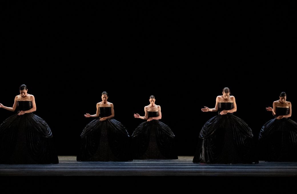 Norwegian National Ballet in <i>Petite Mort</i> &copy; Joerg Wiesner