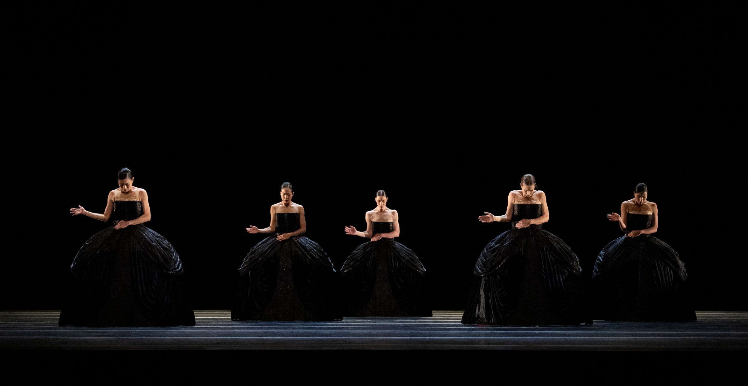 Norwegian National Ballet in <i>Petite Mort</i> &copy; Joerg Wiesner