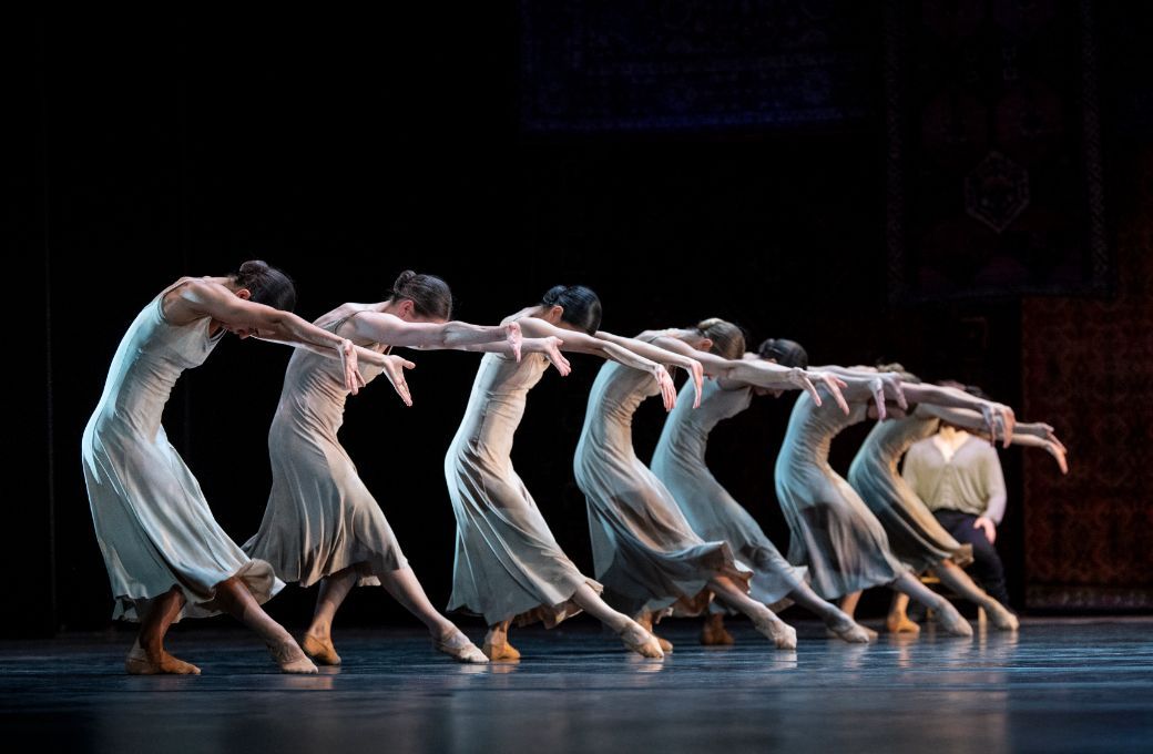 Norwegian National Ballet in <i>Symphony of Psalms</i> &copy; Joerg Wiesner