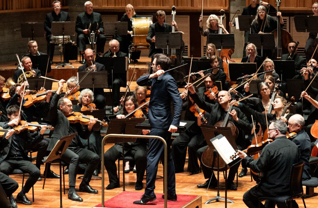 Dinis Sousa conducts the Orchestra of the Age of Enlightenment &copy; Zen Grisdale