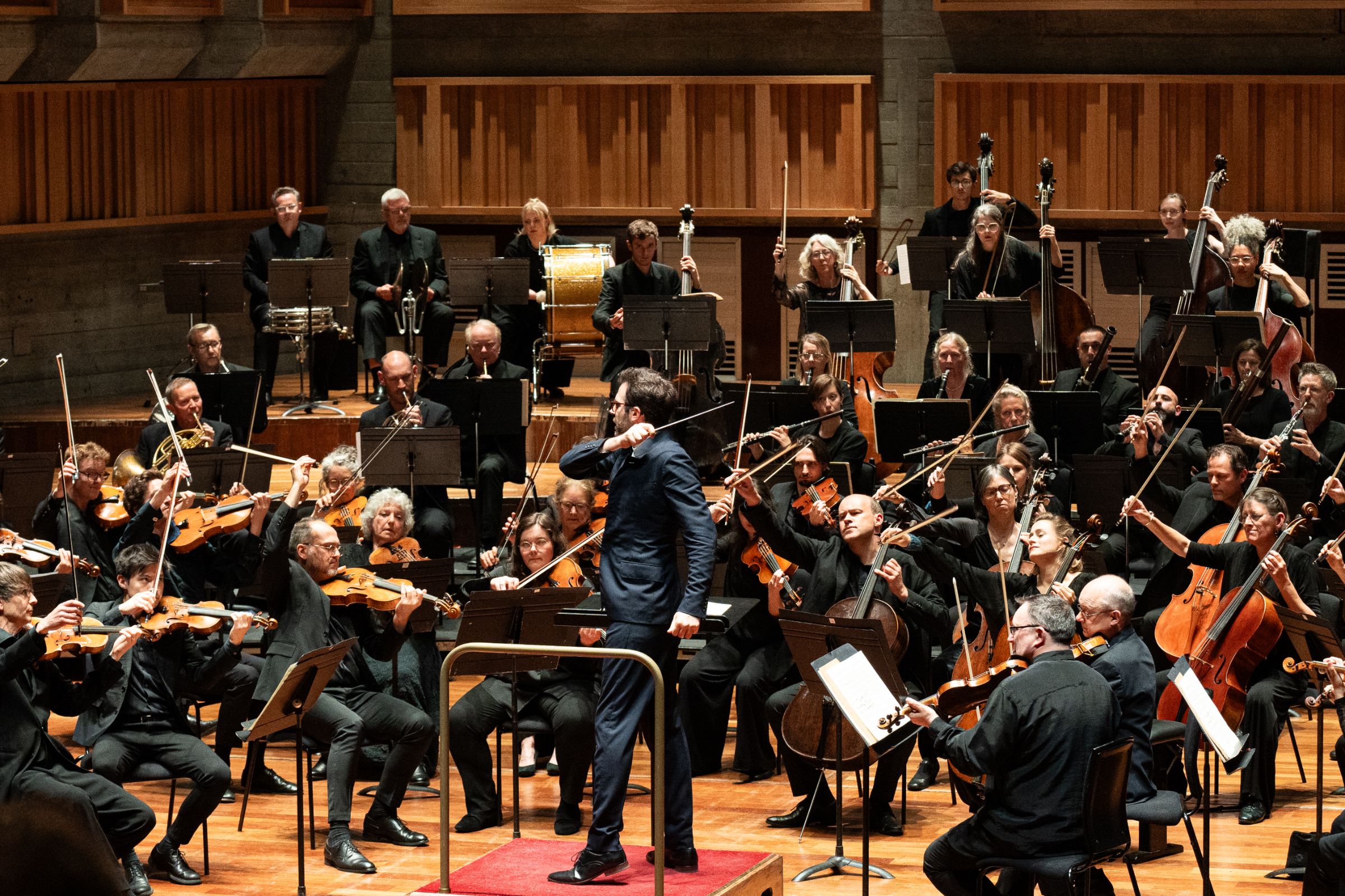 Dinis Sousa conducts the Orchestra of the Age of Enlightenment &copy; Zen Grisdale