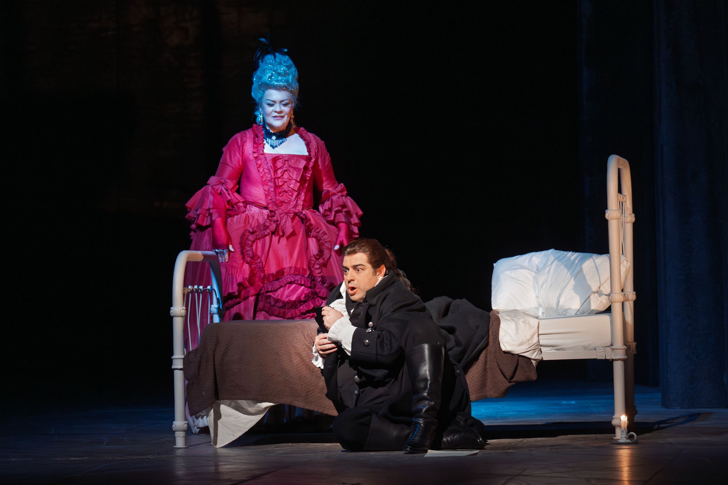 Violetta Urmana (The Countess) and Arsen Soghomonyan (Herman) &copy; Ken Howard | Met Opera