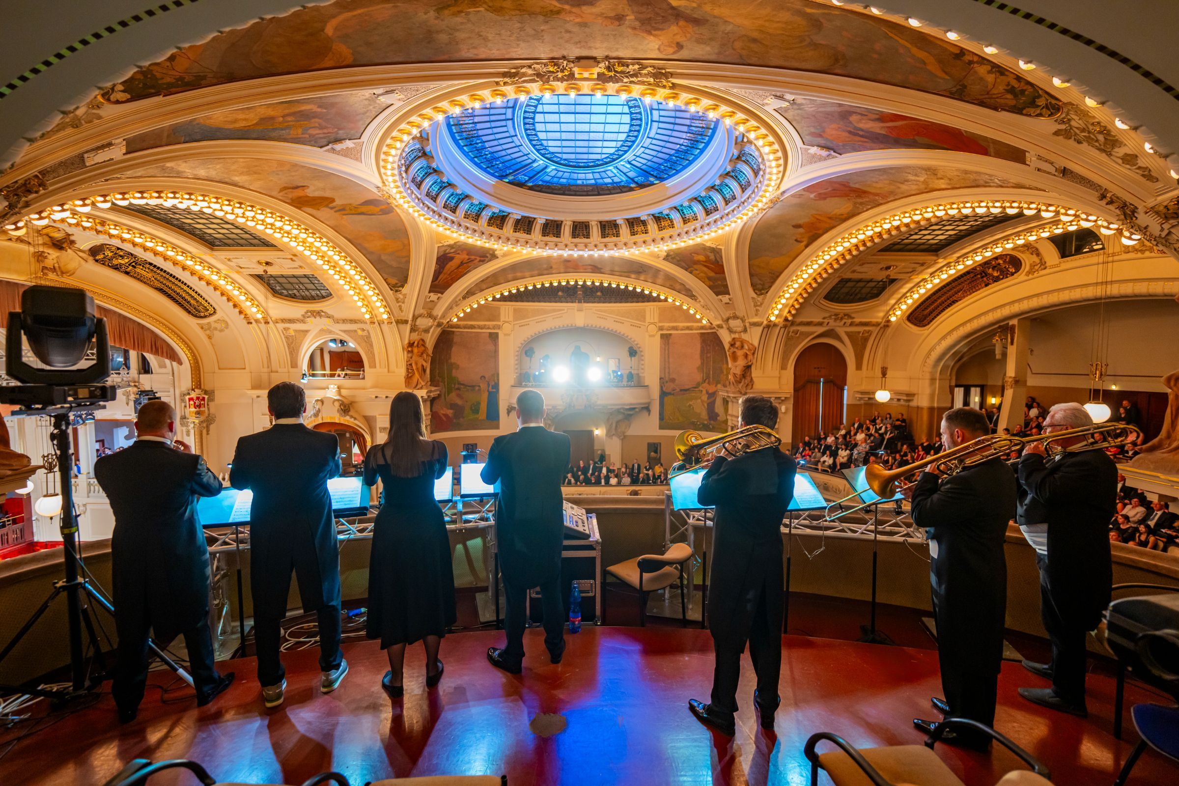 Off-stage brass in Smetana Hall &copy; Pražské jaro | Václav Hodina