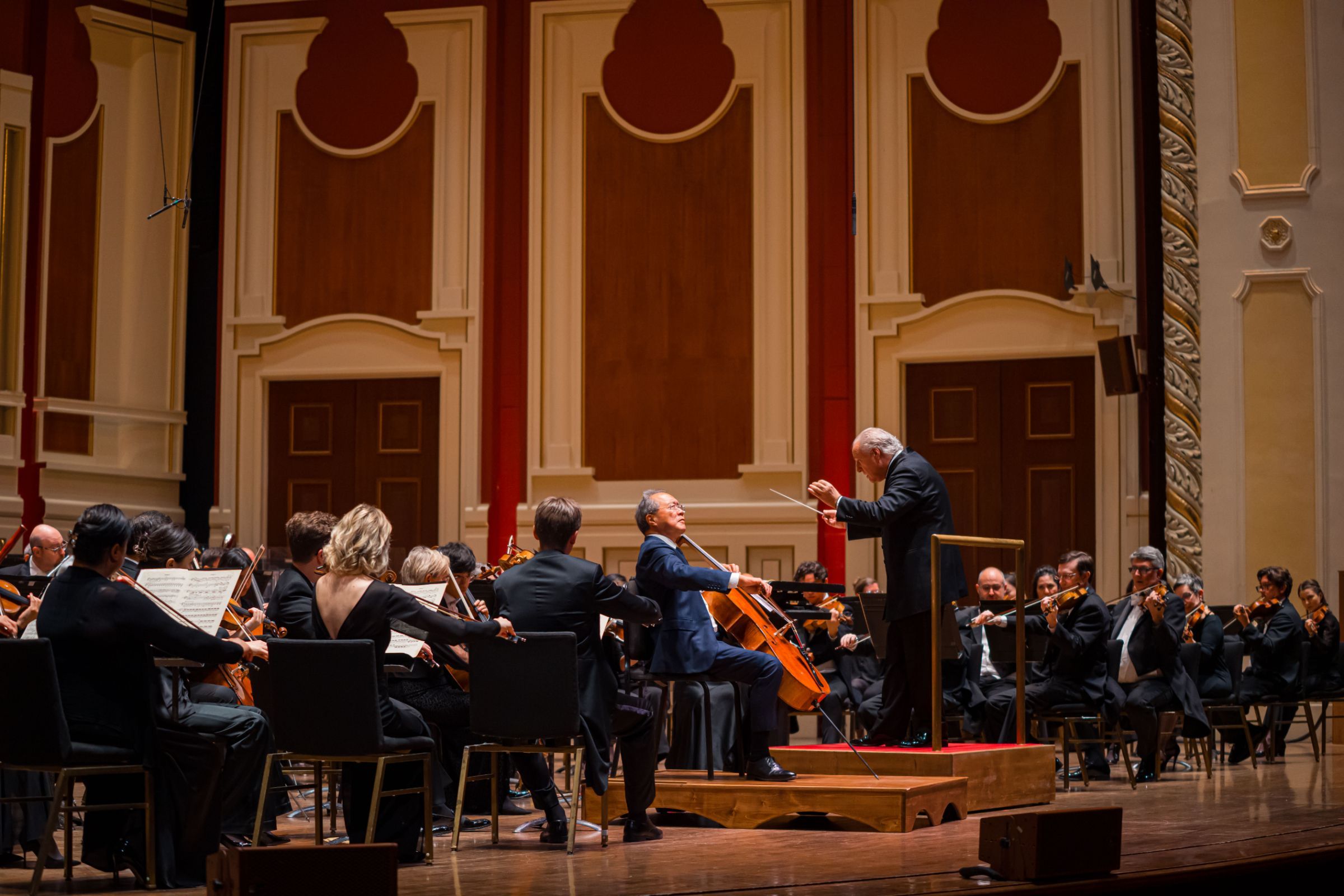 Yo-Yo Ma, Manfred Honeck and the Pittsburgh Symphony © JMilteer Photography