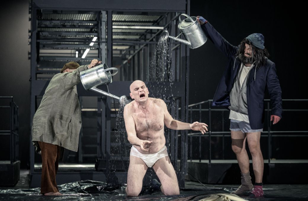 Dagmar Peckov&aacute; (Fool), T&oacute;mas T&oacute;masson (Lear) and Milo&scaron; Hor&aacute;k (Gloucester) &copy; Petr Neubert