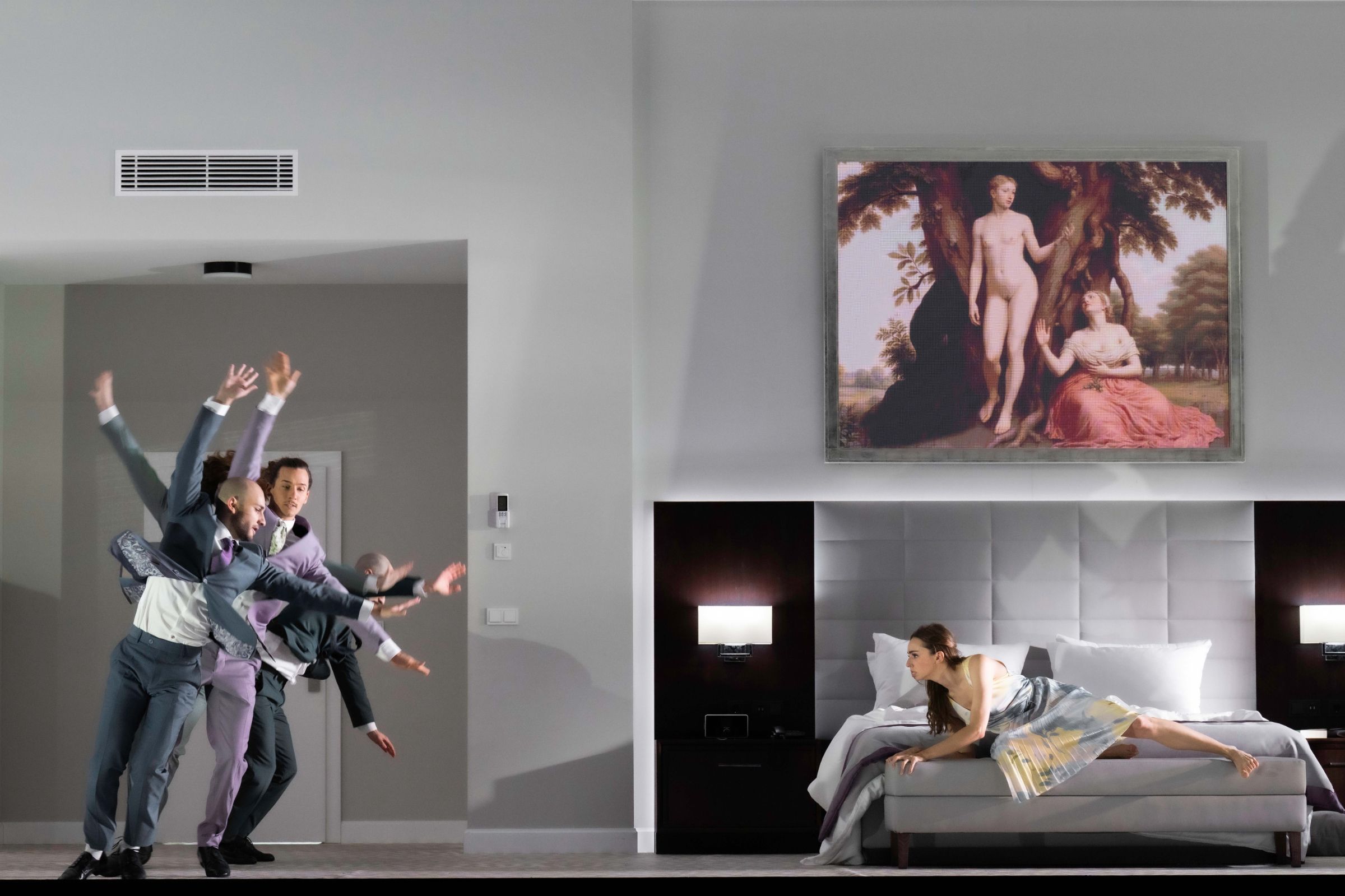 Lea Desandre in <i>Hotel Metamorphosis</i> &copy; © SF/Monika Rittershaus