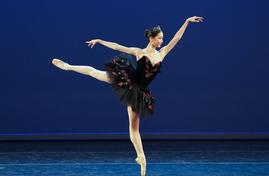 <i>Black Swan</i> pas de deux featuring Yeonseo Choi &copy; Emma Zordan