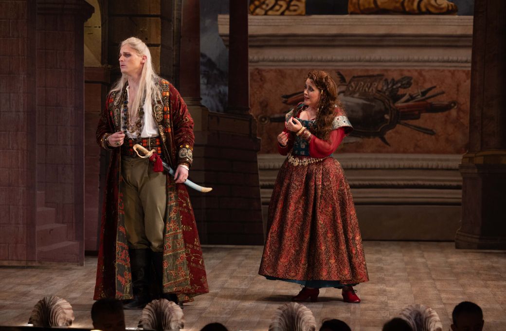 Michael Skarke (Tiridates) and Amanda Forsythe (Orm&oelig;na) &copy; Kathy Wittman